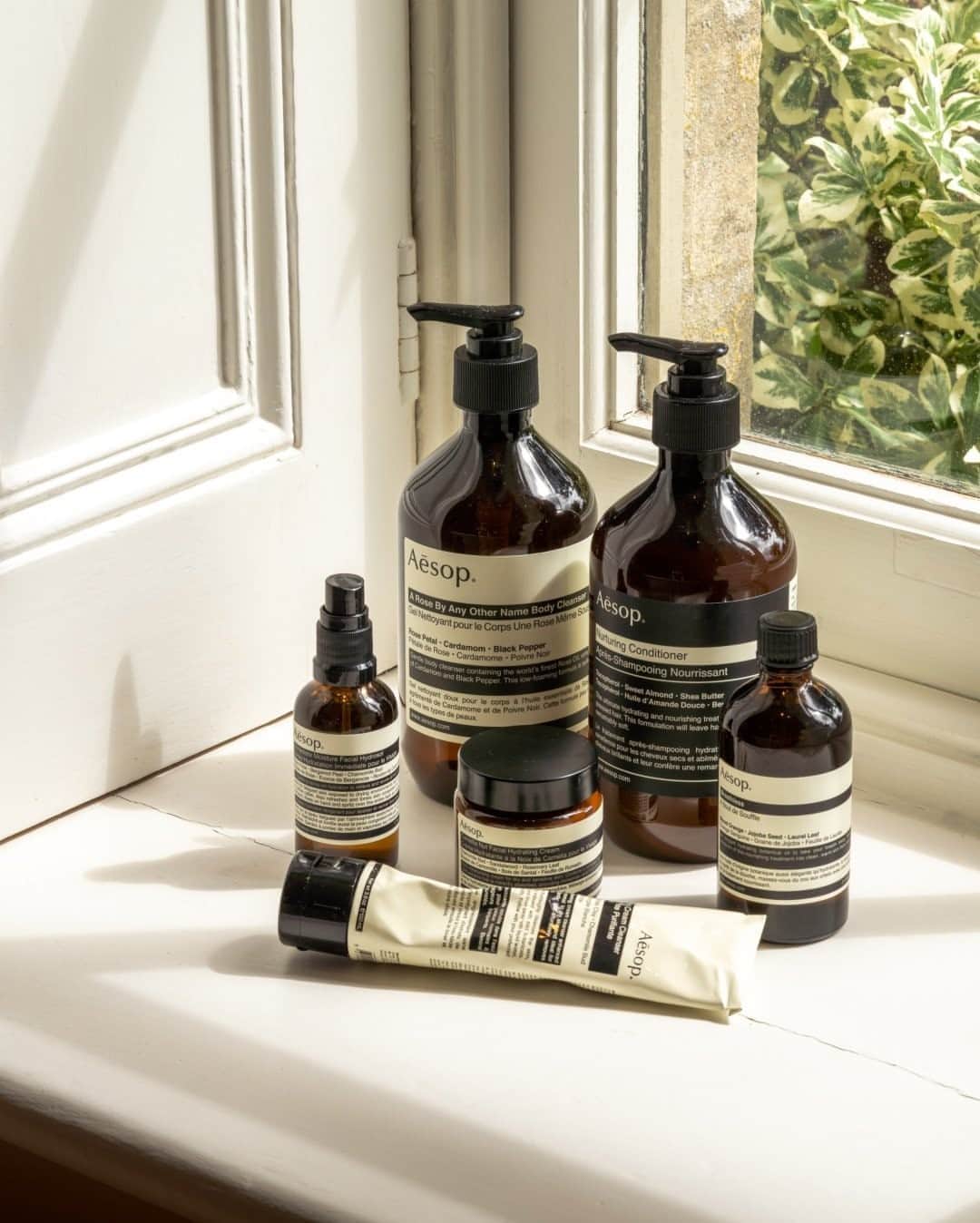 のインスタグラム：「A selection of @aesopskincare new arrivals - available right now via the link in bio #MRPORTERathome」