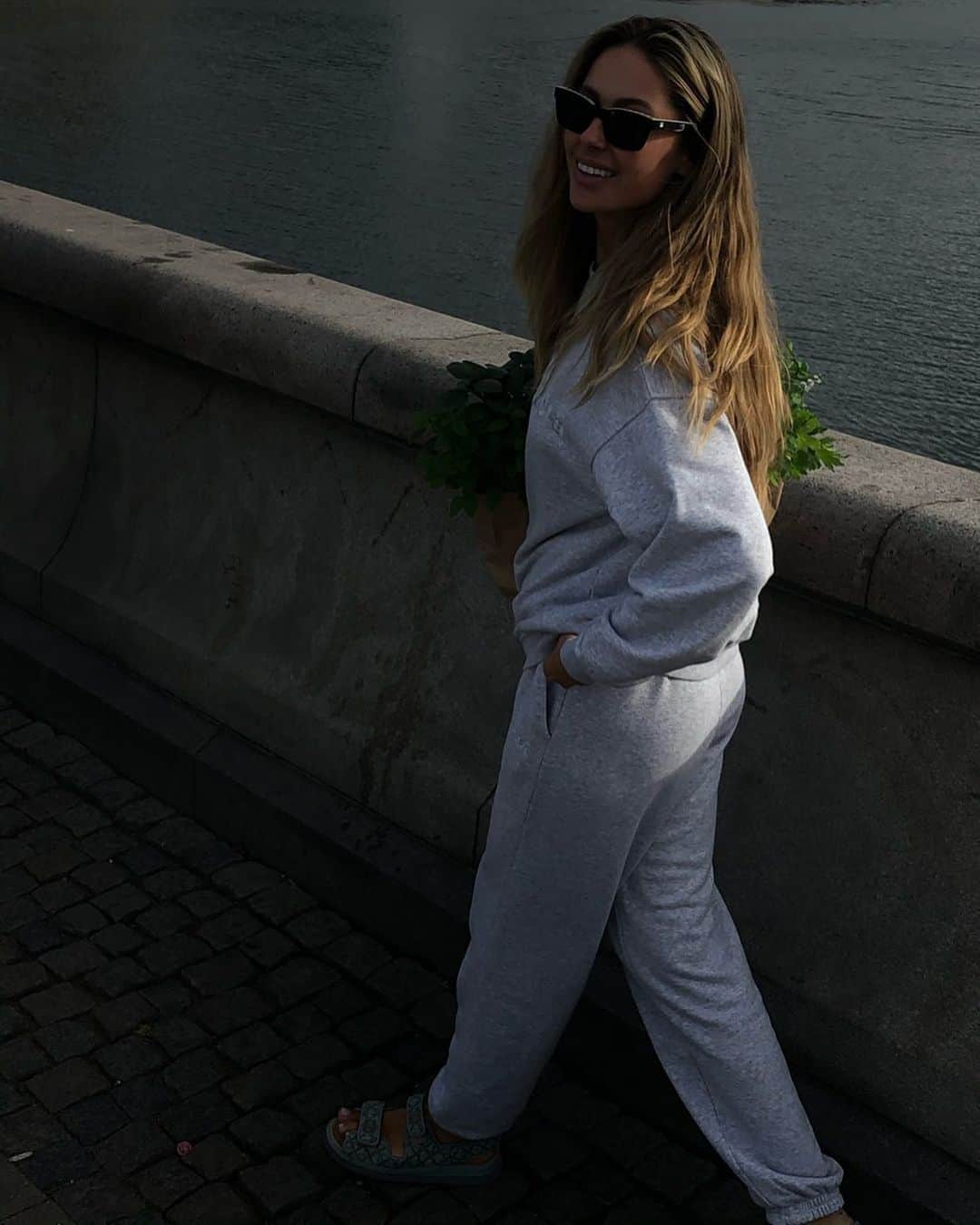 Mathilde Goehlerのインスタグラム：「Reklame/tags... getting my greens 🥬」