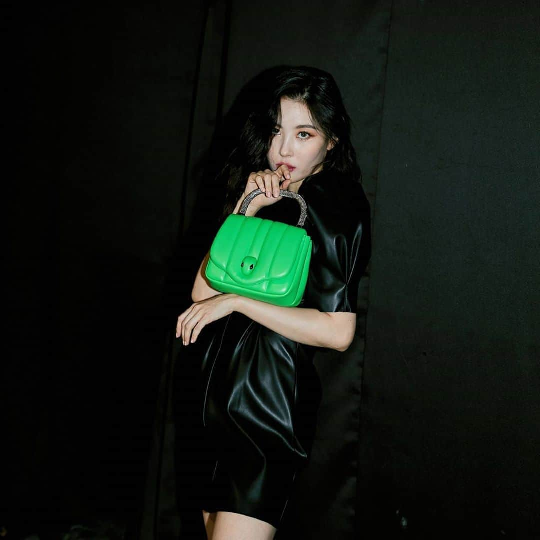 ソンミさんのインスタグラム写真 - (ソンミInstagram)「#광고 #AMBUSHxBVLGARI #Bvlgari 💚🖤💚🖤💚🖤 @bulgari @ambush_official」9月8日 0時14分 - miyayeah