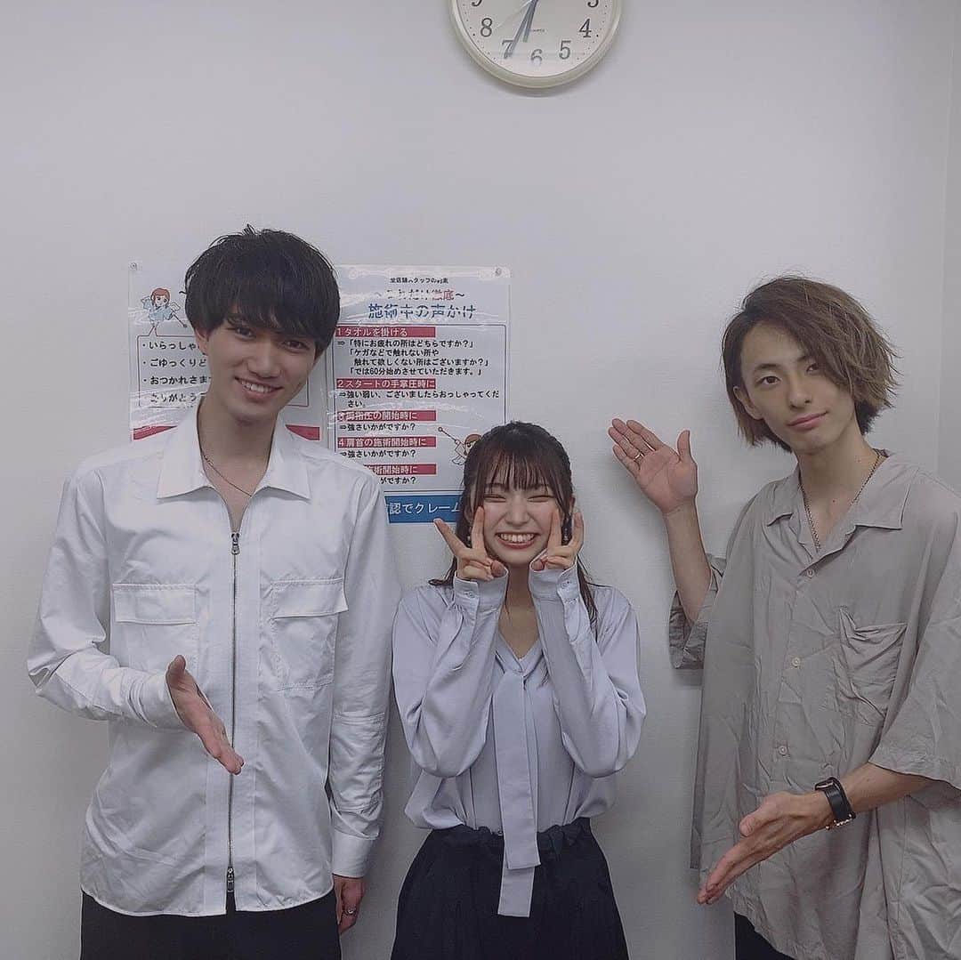 横道侑里さんのインスタグラム写真 - (横道侑里Instagram)「はじめてのホラー映画収録してきました♡ 最高に楽しかった！ 初ジャンル初キャラクター！ OL役立って！大人になった気がしたよね！ スタッフさんに19って言ったらびっくりされたの！ 嬉しかったぁぁあ！笑笑 素敵な現場でした💓 ディーボさんと写真撮っていただきました！ みんなと撮りたかった！また会える機会あったら撮るぞお！ 遠藤さんの目が写ってる写真スタッフさんどなたか送ってくださいまし😭笑笑」9月8日 11時31分 - sideroad615