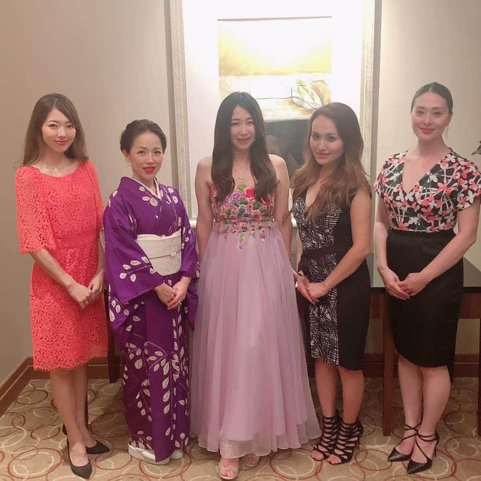 杉山由紀子のインスタグラム：「過去pic * とうとうstart✨ 決めているとあるこのドキドキ感✨ * ただ過ごす日々より楽しみが沢山✨ * 来年、再来年また成長を感じられるんだろうな✨ * すべては毎日の自分次第♥️ * * #party #start #マッシモ劇場 #わくわく #どきどき #成長 #成長記録」