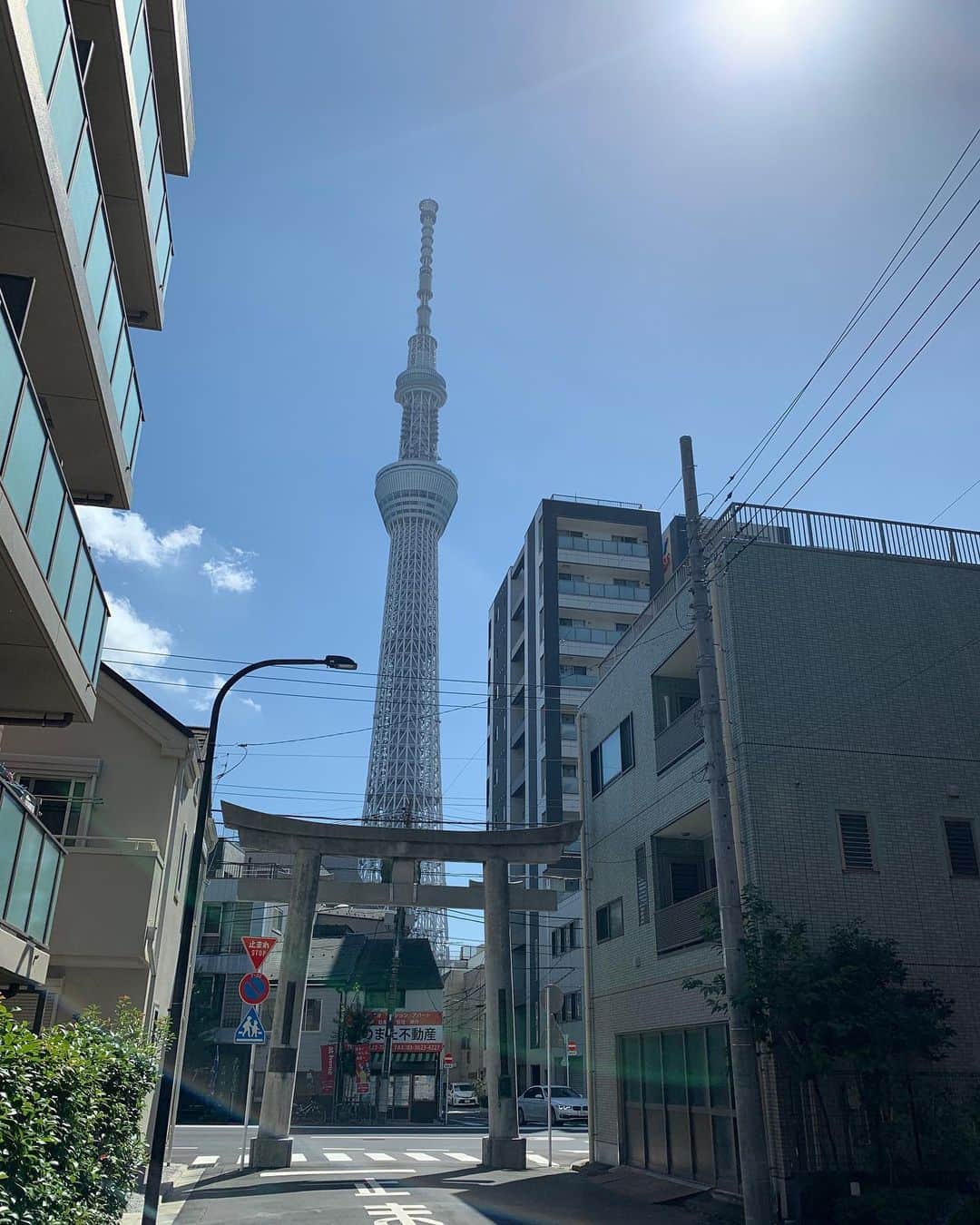 金子貴俊のインスタグラム：「ロケな毎日。 暑いねー💦 熱中症に気をつけなきゃね🥵」