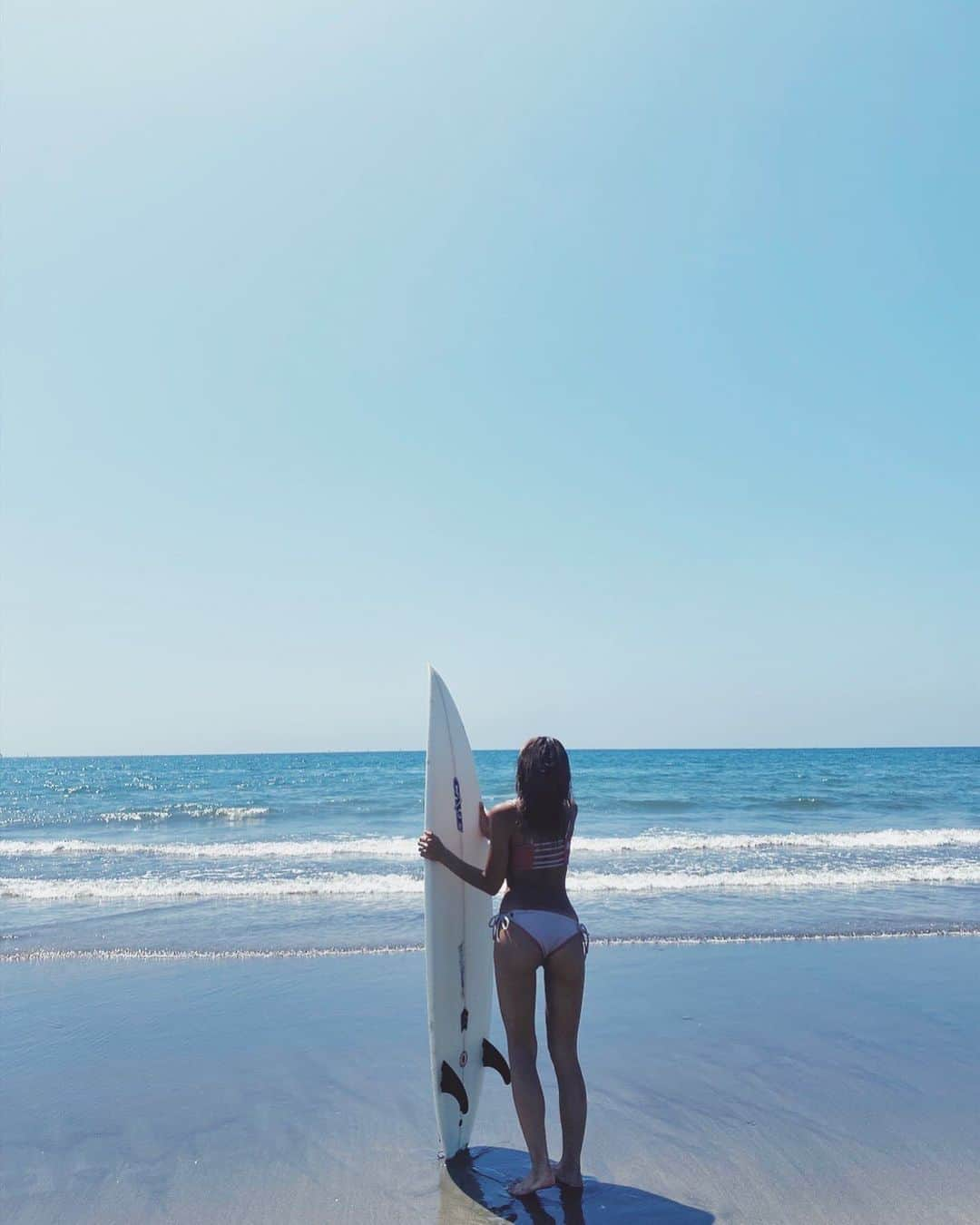 遠山茜子さんのインスタグラム写真 - (遠山茜子Instagram)「まだ初心者だけどwww サーフィンしたい🏄‍♀️ ・ ・ #surfing#surf#summer#sea#healthy#girl#sunny#good#instagood#ラテ肌#ラテガ」9月8日 10時42分 - akane_016t