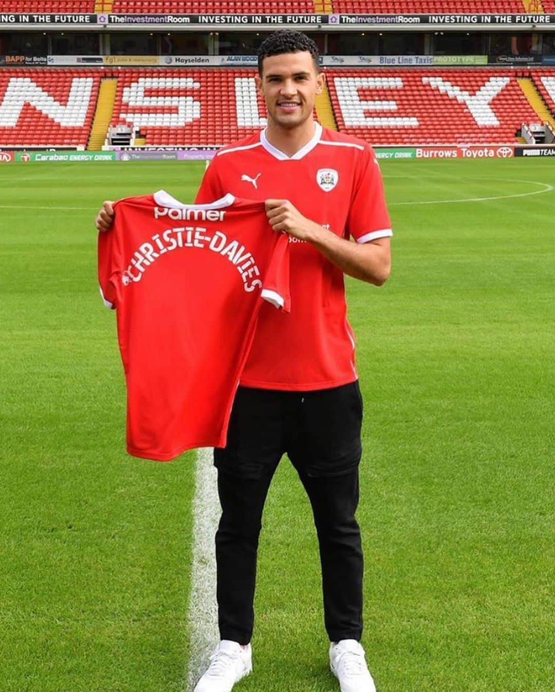 トレント・アレクサンダー＝アーノルドさんのインスタグラム写真 - (トレント・アレクサンダー＝アーノルドInstagram)「I dreaded this moment, but I guess I’m now a Barnsley fan? I’ll miss you so much, but this changes nothing. You’re still my homer & I will always want the best for you, this is just that. See you soon and I promise to squeeze you so tight you’ll be annoyed I came. Love you all the world & thank you for making me a better person. After all, I’m not me without you annoying me & sending ugly selfies ;) 🔴 @isaacchristiedavies   Tags ignore: #trentarnold #TAA66 #team66 #trentalexanderarnold #team66 #trentalexander  #milner #hendo #gerrard #benwoodburn #liverpool #lfc #salah #mane #firmino #robertson #vandijk #emrecan  #chamberlain #aoc #lallana #matip #lovren  #moreno #football  #l4l #f4f #lfl #lovelfc」9月8日 3時21分 - trentaa66