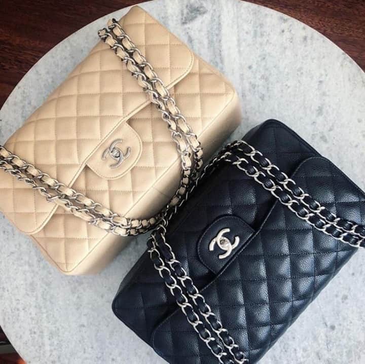 GILTのインスタグラム：「Take your pick: Beige or black? Photo by: @chic_experimental.」