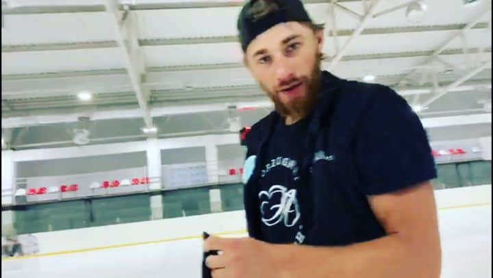 アレクセイ・ロゴノフのインスタグラム：「Типичный постановщик программы @Rogonov_Alex ⛸🃏♠️♥️♦️♣️ . . . @inSkate_team #АлексейРогонов #Фигурноекатание #figureSkating #iceskating #squad #харликвинн #harleyquinn #harleyqueen  #harleyquinncosplay  #inSkate」