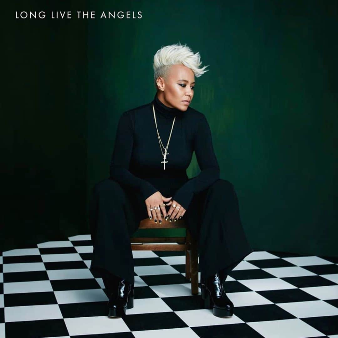 Emeli Sandéのインスタグラム：「LONG LIVE THE ANGELS IS PLATINUM BABY!📀📀📀 Thank you so much to all the Angels involved in the making of this album and to all the Angels who have supported such an important piece of work to me ❤️❤️❤️🙏🏽🙏🏽🙏🏽🍾🍾🍾」