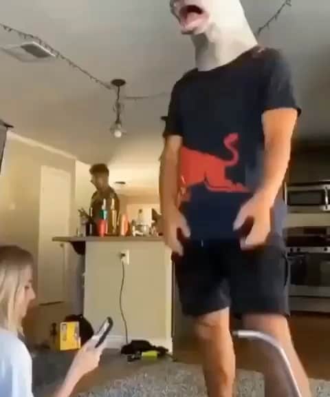ヤンデルのインスタグラム：「🏃🏼‍♂️🔥🔥🔥🔥 de seguro busca una picsina!」