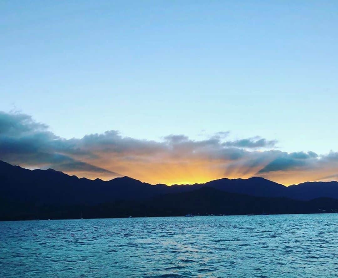 Lanikai Bath and Bodyさんのインスタグラム写真 - (Lanikai Bath and BodyInstagram)「Labor Day weekend sunset. #hawaiian #kaneohebay #covidhawaii #lanikaibathandody」9月8日 4時59分 - lanikaibathandbody