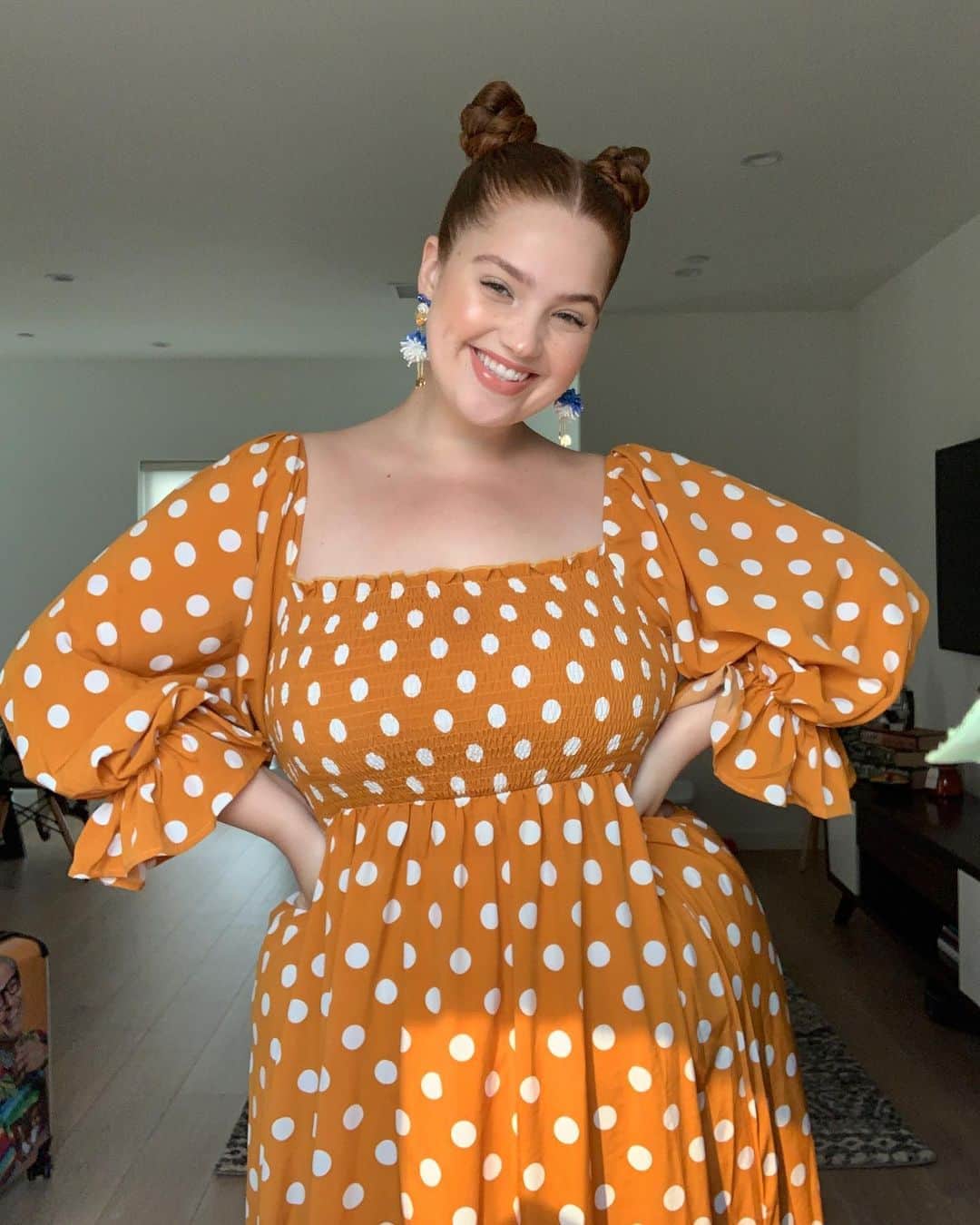 ブリー・キッシュのインスタグラム：「🤗✨☀️💛」
