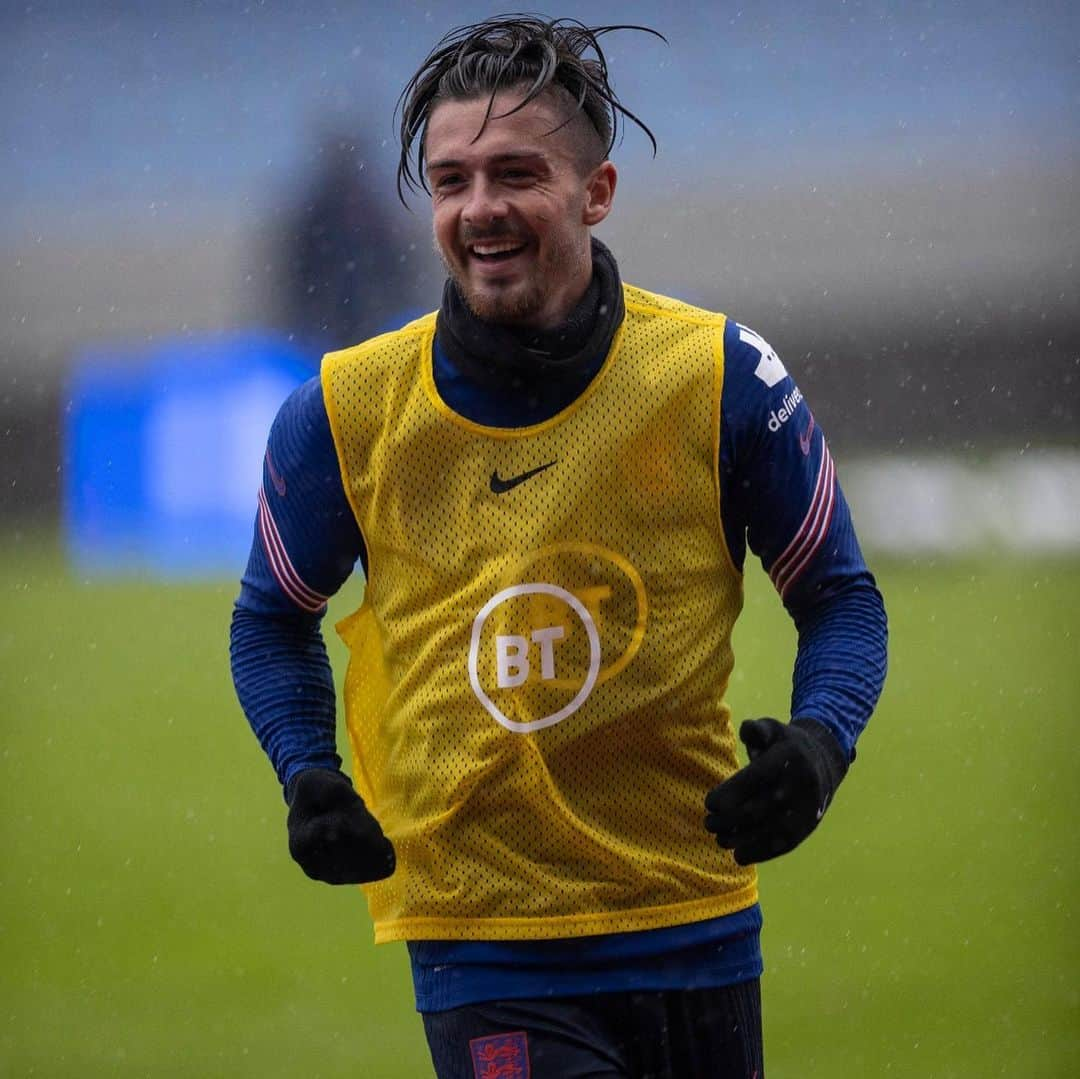 ジャック・グリーリッシュさんのインスタグラム写真 - (ジャック・グリーリッシュInstagram)「Training 🤩⚽️☔️」9月8日 5時16分 - jackgrealish