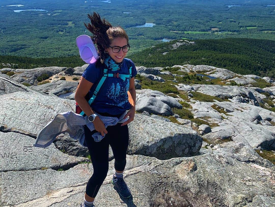 マリッサ・キャステリさんのインスタグラム写真 - (マリッサ・キャステリInstagram)「A little hike up Monadnock. It was a wee bit windy!!! 💨」9月8日 5時13分 - marissacastelli