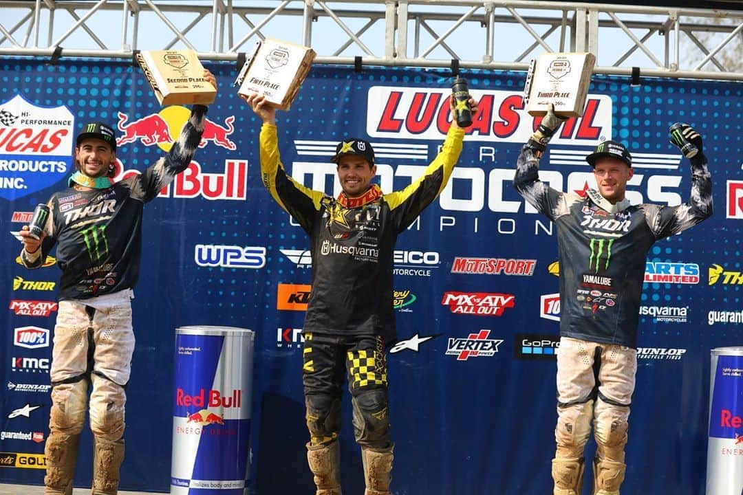 Racer X Onlineさんのインスタグラム写真 - (Racer X OnlineInstagram)「For the second time in his career, @RJHampshire takes the overall win 👏 @JeremyMartin6 wins the second moto but would be one point shy of the overall podium 🏁 @ProMotocross」9月8日 5時22分 - racerxonline