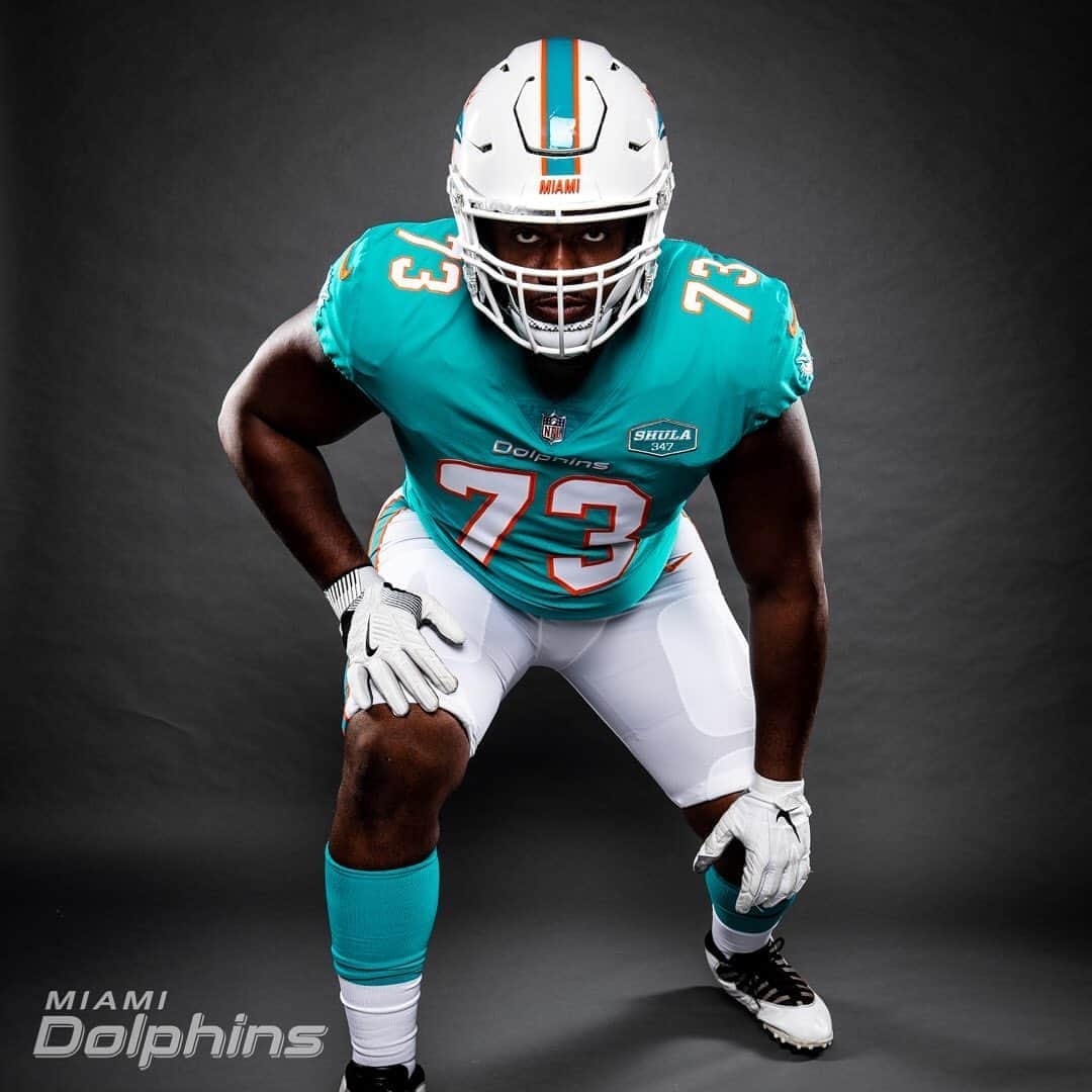 マイアミ・ドルフィンズさんのインスタグラム写真 - (マイアミ・ドルフィンズInstagram)「First look at the rooks 🔥」9月8日 5時33分 - miamidolphins