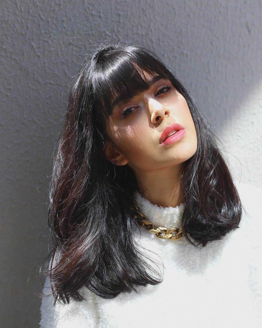 Gabriela Salesのインスタグラム：「Ela faz o close delah kkk. Lacrinhas, que é (r)evolução pra vocês? Pra mim, é me amar e me aceitar cada dia mais, aceitar o que não posso mudar e melhorar o que posso. Me contem nos comentários o que é (r)evolução pra vocês 😍!」