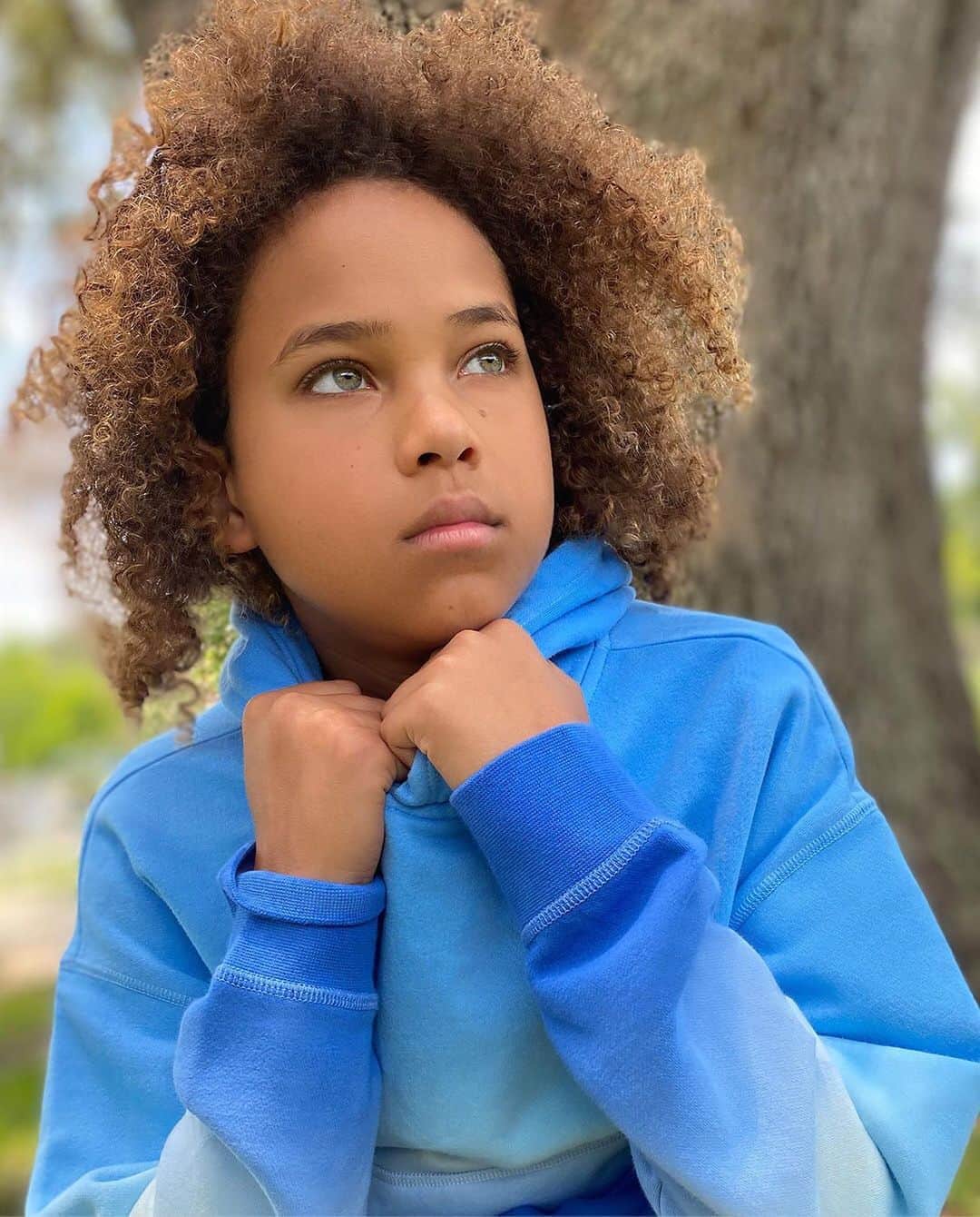 GapKidsさんのインスタグラム写真 - (GapKidsInstagram)「BE THE ACTION ​ .​ 13-year-old @connectwithlevi has joined 20 other empowered young people to fight to protect their rights and our collective future in the landmark climate lawsuit @youthvgov. Head to stories to learn more about his work. . To celebrate these catalysts of change, artist @tristaneaton used denim as a blank canvas of self-expression to create layered portraits of each activist fighting to improve climate through their actions.」9月8日 7時26分 - gapkids