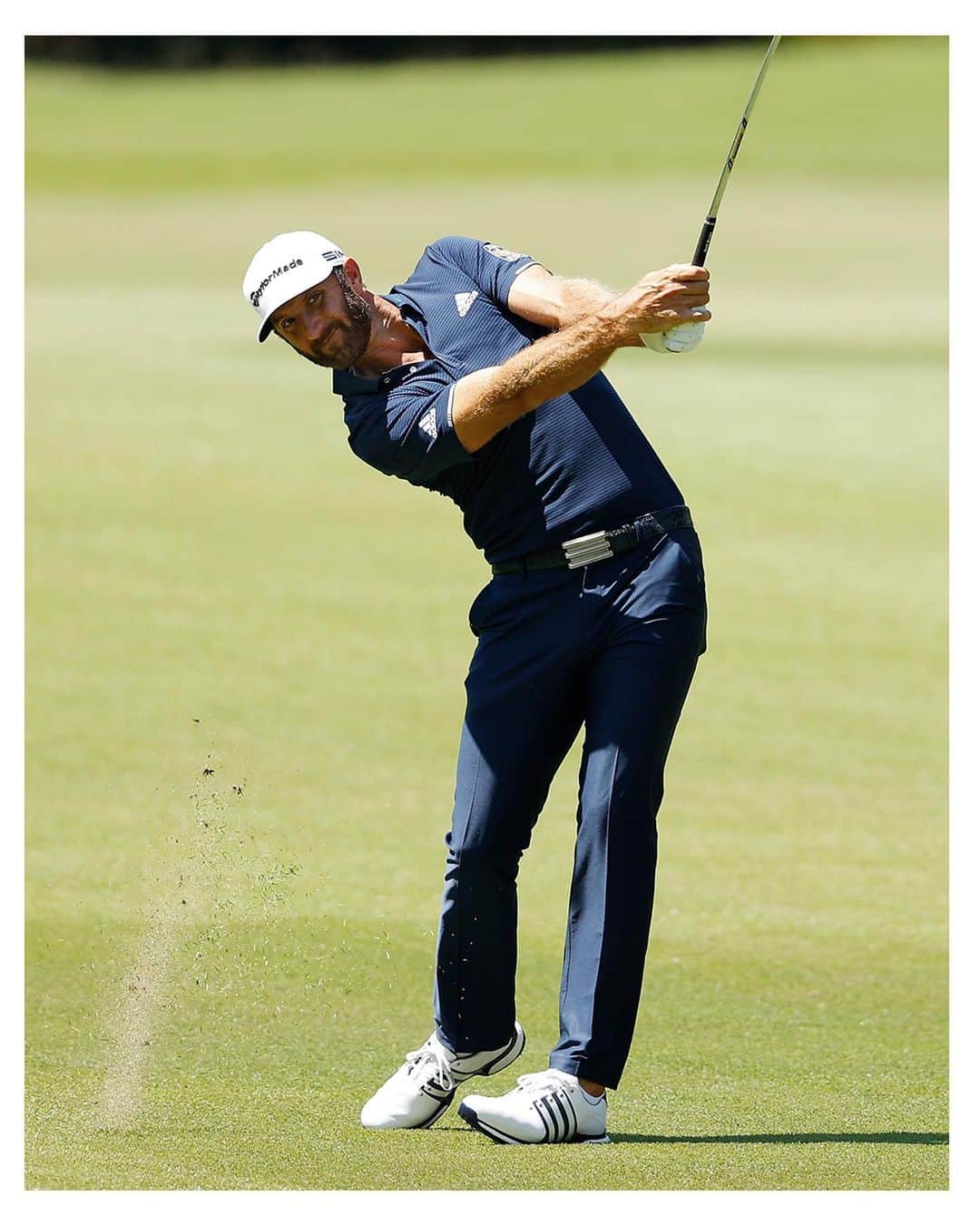 adidas Golfさんのインスタグラム写真 - (adidas GolfInstagram)「Confidence in action. No stopping World No. 1 @djohnsonpga. He closes out the @playofffinale earning his 23rd PGA TOUR 🏆 and leaves East Lake the 2020 #FedExCup Champion. #ReadyForSport」9月8日 7時22分 - adidasgolf