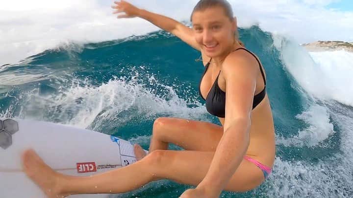 レイキー・ピーターソンのインスタグラム：「So refreshing to be in warm water with great friends. Capturing a bit of the happiness with my @gopro this morning. ✌🏼💙」