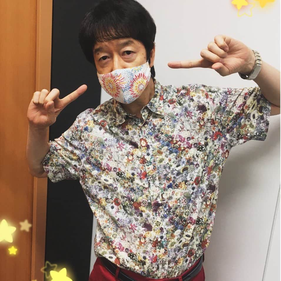 CBCテレビ アナウンス部さんのインスタグラム写真 - (CBCテレビ アナウンス部Instagram)「花火柄のマスクをしている重盛アナ。 「今年は花火大会がないので、気分だけでも！！」  ちなみに、布マスクは中性洗剤で手洗いするといいそうです。 洗濯用の物でも、食器用の洗剤でもきれいに洗えるそうですよ。  #cbc #cbcラジオ #重盛アナ #きく！ラジオ #アナウンサー #マスク」9月8日 7時47分 - cbc.announcer