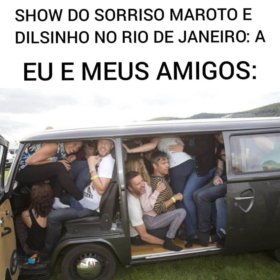 Sorriso Marotoのインスタグラム：「Marca aí aquele seu amigo que tem carro e já reforça a amizade sincera pra essa boa! 😂😂😂 É  sexta-feira em show presencial  no @espacohall e LIVE no Youtube! 😉 Ingressos à venda no @ingressorapidooficial」