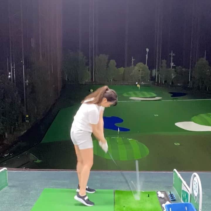のインスタグラム：「昨日の練習⛳️  Pw  90yd前後に良い仕事をしてくれる様になってきた頼れる後輩みたいな存在🥺  #お豆腐メンタリスト #pw  #アイアン #iron #ゴルフスイング #golfswing  #上手くなりたい  #女子ゴルフ  #ゴルフ女子  #ゴルフ男子  #ゴルフ愛  #ゴルフバカ  #ゴルファー　 #golfrange  #golflife  #golfer  #golf  #골프  #กอล์ฟ  #golfstagram  #instagolf」