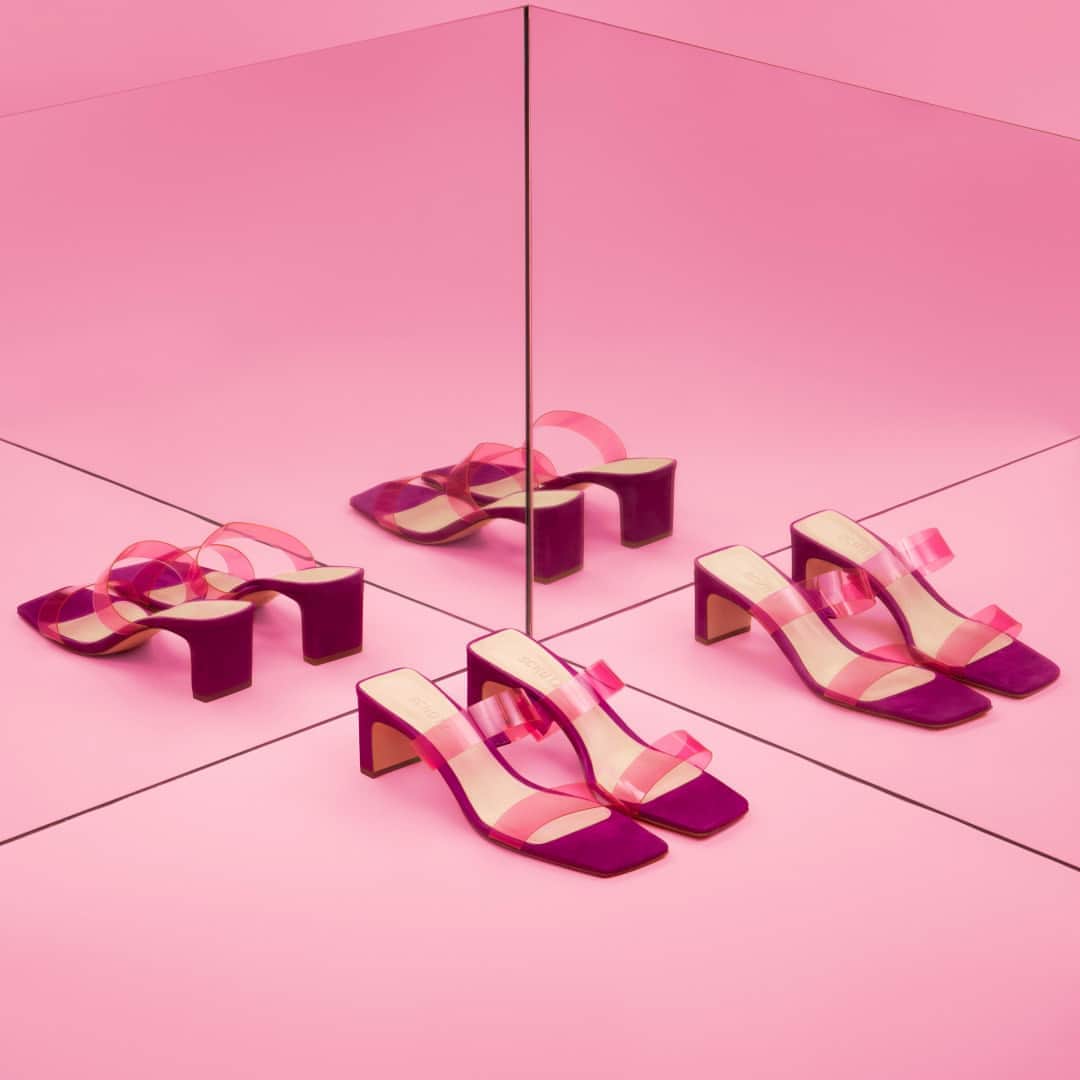 Schutzのインスタグラム：「FOUR ANGLES, ONE CRUSH - SCHUTZ VIOLET MULE ❤️ #newin #schutzcandy」