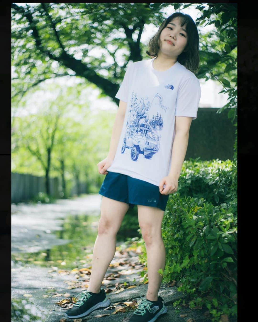 小武芽生のインスタグラム：「第二回クライミングジム応援キャンペーン#tnf_climbtogether のチャリティーTシャツの在庫があと少しだけあるみたい😜 コロナウイルスでクライミングジムは大変な時期に対面していて、ノースフェイスカップ予選を開催したジムに売上金を寄付するチャリティーキャンペーン。  予定枚数に達したら販売終了です。  ちなみにユニセックスでなので、身長154cm肩幅広め女子（私）でもSサイズでした。  このキャラがかわいい。笑  📸 @yuki_hiroshige  @thenorthfacejp  #ザノースフェイス#クライミング#climbing#チャリティーキャンペーン#neverstopexploring#thenorthface」