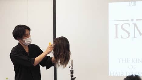 hair_ISMさんのインスタグラム写真 - (hair_ISMInstagram)「#repost @kaneki_takuya via @PhotoAroundApp  ✨GAMOカラーセミナー✨ 群馬県高崎市で行われた カラーセミナーの 講師をやらせて頂きました。 ・ この様な世の中の状況の中、 開催して頂いたGAMOさん お休みの日に 参加して頂いた 高崎の美容師さん 本当に ありがとうございました❗️ ・ そして、今回チャンスをあたえて 頂いた先生には感謝しております。 ・ これからも勉強し 様々なヘアデザインを 作っていきたいと思います。 ・ 関係者の皆様、 そして、 ほのちゃんお疲れ様でした！！ ISM 北千住 平日11:00〜19:00 土日祝10：00〜19：00 お電話でのご予約は 03-3879-2339 まで お願い致します。 ・#北千住 #ISM北千住 #金木拓也#HAIR#東京 #美容師 #美容学生   #ヘアスタイル #haircolor #群馬県 #高崎市  #ハイライト #ヘアアレンジ #カラー#セミナー　#GAMO #トレンドカラー #バレイヤージュ #l4l #f4f #ootd#髪型　#Instagram #いいね返し#instagood #love #japan #likeforfollow #likeforlikesbackandfollow」9月8日 9時17分 - hair_ism