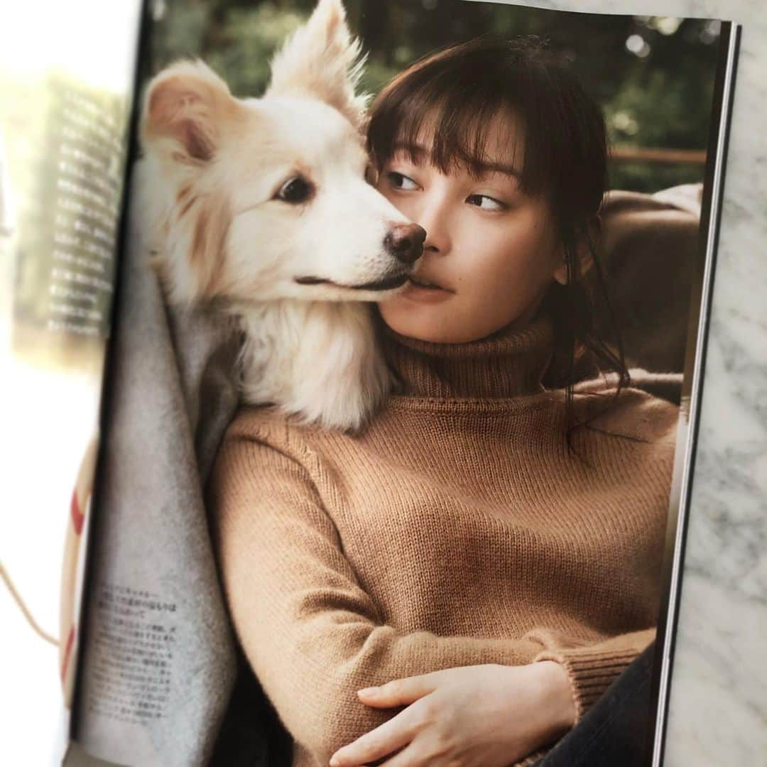 高橋リタさんのインスタグラム写真 - (高橋リタInstagram)「Precious10月号 ＊犬と私の私の幸福な週末 ＊連載ピアジェ スタイリング担当しました。お時間あるときにご覧頂けたら嬉しいです♪  @precious.jp」9月8日 9時21分 - jojopon