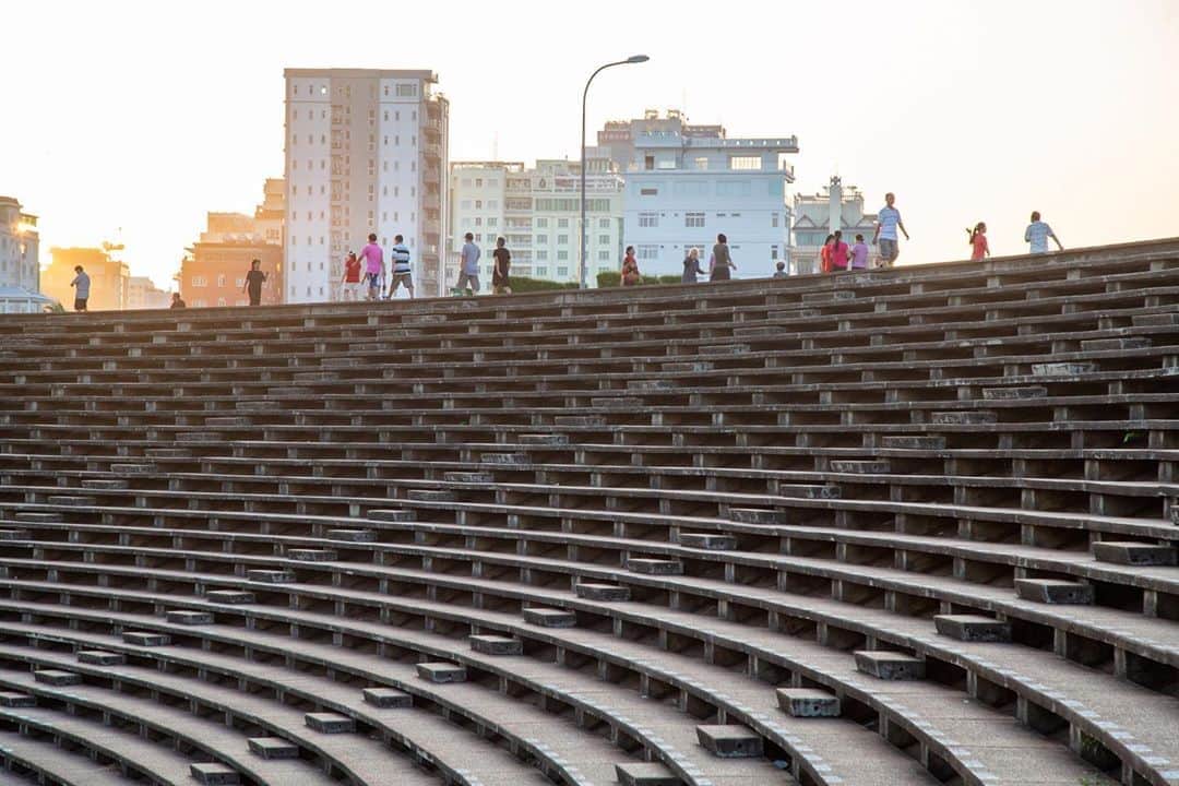 Shunsuke Miyatakeのインスタグラム：「Morning walkers, Olympic Stadium, Phnom Penh, Cambodia」