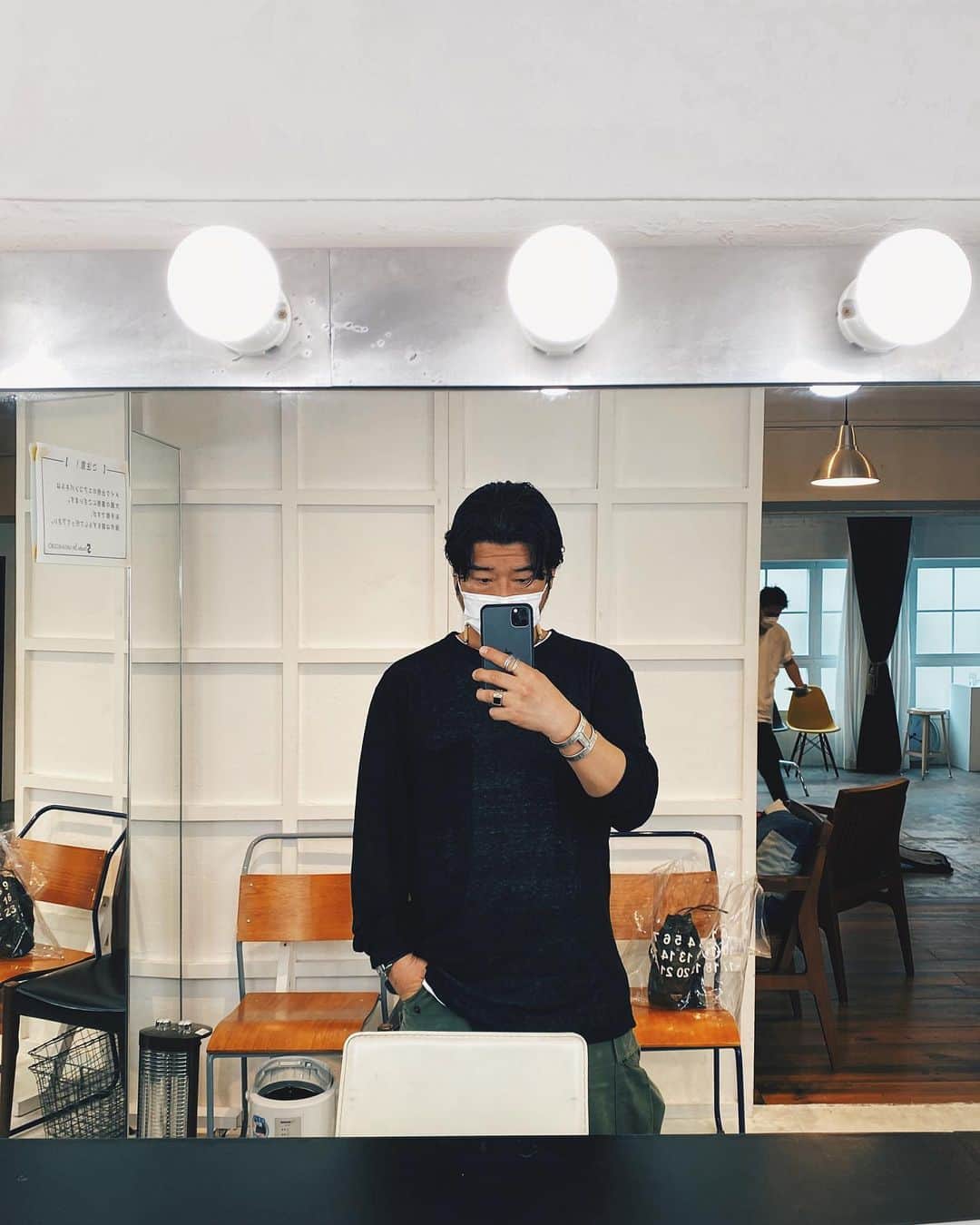 小塚源太のインスタグラム：「😷 透ける勢いのゲージのニットにやみつき #addiction #knitwear #menstyle」