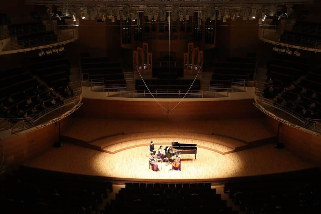 新倉瞳のグルメインスタ