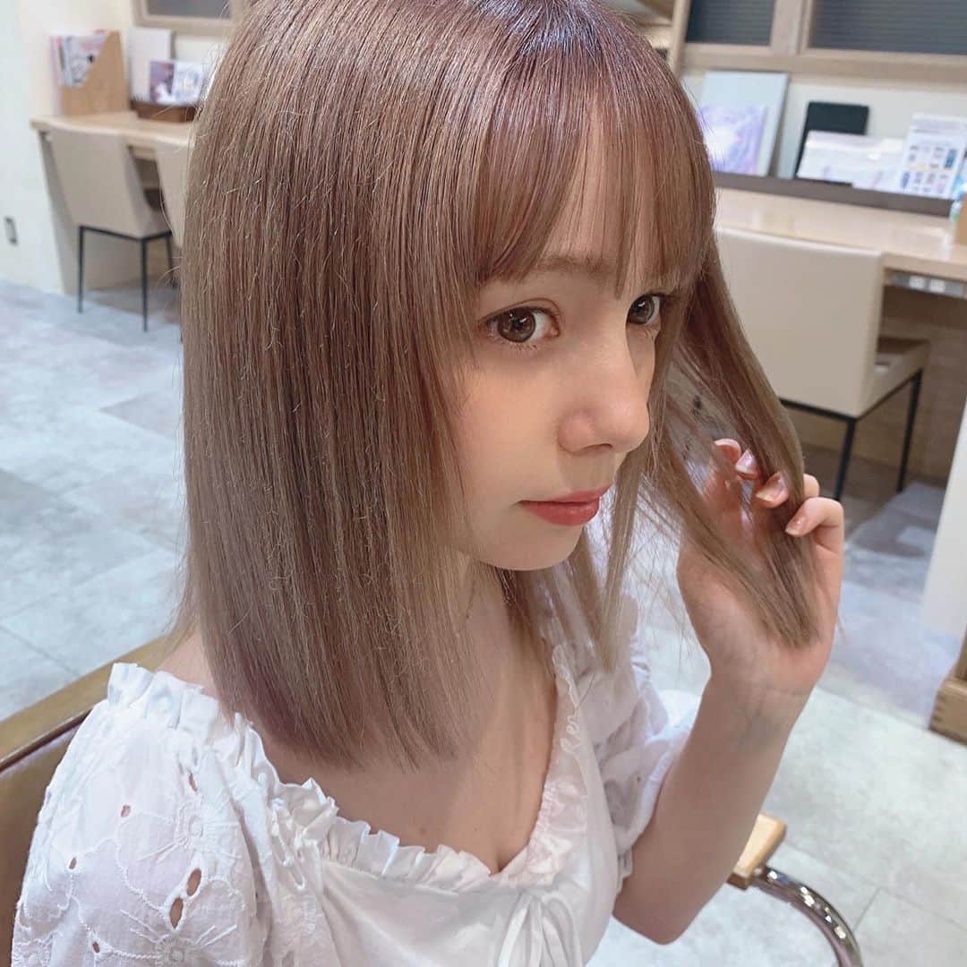 柴田あやなのインスタグラム：「まみさんcut ✂︎ いつもメンテナンスありがとうございます❤︎  きのうストーリーの質問コーナーたくさん送ってくれてありがとう！めちゃくちゃ楽しい気持ちのままで寝落ちした！！！！みんなと話すの楽しい🙌🏻」