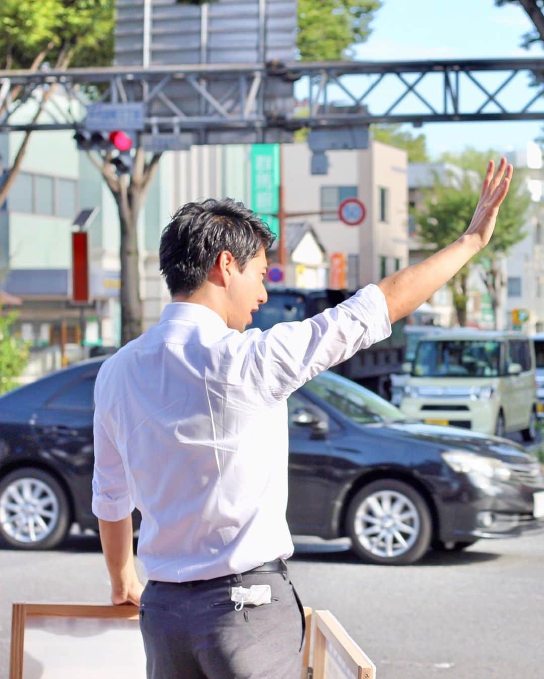 中曽根 康隆さんのインスタグラム写真 - (中曽根 康隆Instagram)「今朝も交差点で辻立ち。相変わらず皆さんからパワー頂いてます💪  その後、菅よしひで総裁選候補の出陣式の為に東京へ。共に切磋琢磨している大切な同期たちと📸  とんぼ返りで地元に戻りお昼はカレー🍛ウインナー、納豆、ルー増しに大好きな福神漬け大盛で至福の時😍明らかに食べ過ぎてしばらく機能停止😑  そして地元周りの途中で赤城神社@赤城町にて【黄金の鳥居】をくぐりました。狭いっ！！！色々と祈願させて頂きました⛩」9月8日 20時58分 - yasutaka_nakasone