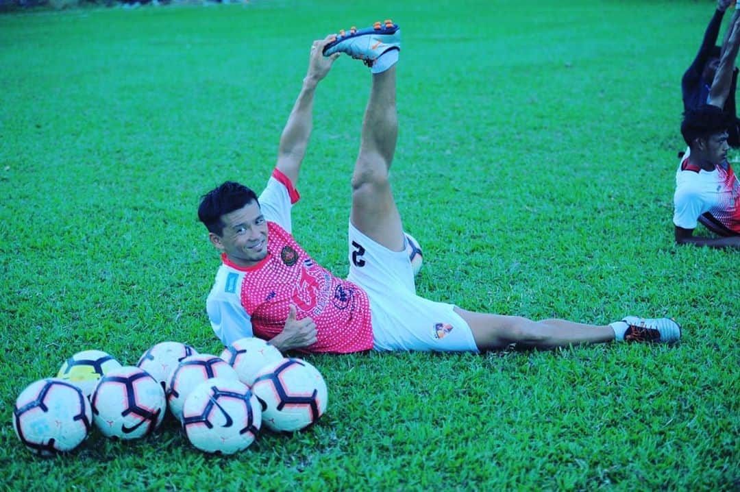 渡邉将基のインスタグラム：「Work hard🇲🇾🔴⚪️   #restart #kotabharu #kelantan #kelantanfa #kelantanfafans  #trwcc #mfl #football2020 #football #enjoyfootball #malaysia #malaysiafootball #enjoyfootball #goal」