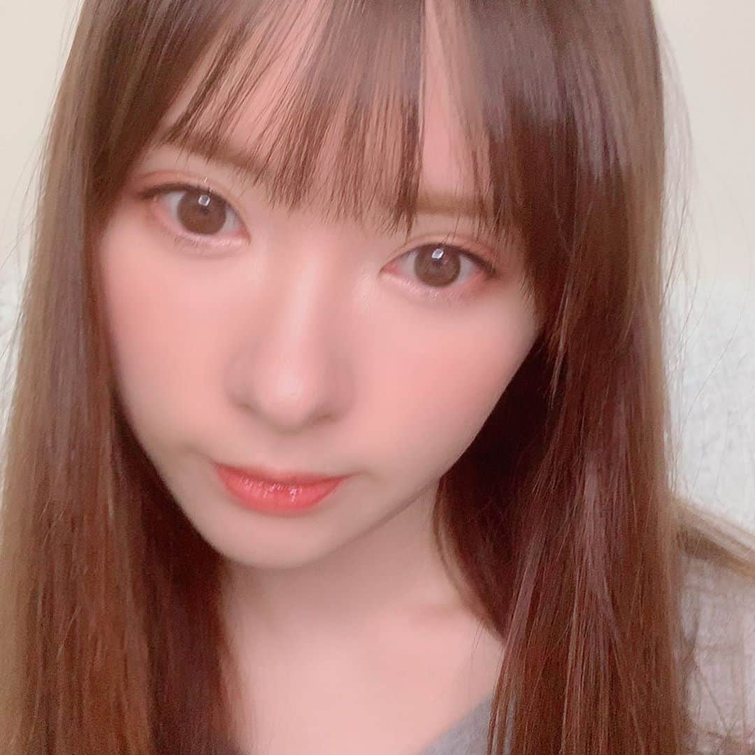 河西美希さんのインスタグラム写真 - (河西美希Instagram)「色味めっちゃわかりにくいけどETVOSのアイシャドウかわいい  ミネラルクラッシィシャドー ヴィンテージグリッター限定  #ETVOS #etvosアイシャドウ #アイシャドウ #コスメ #ヴィンテージグリッター #エトヴォス #化粧品 #COSME #新しいコスメ」9月8日 19時41分 - mikipon1111