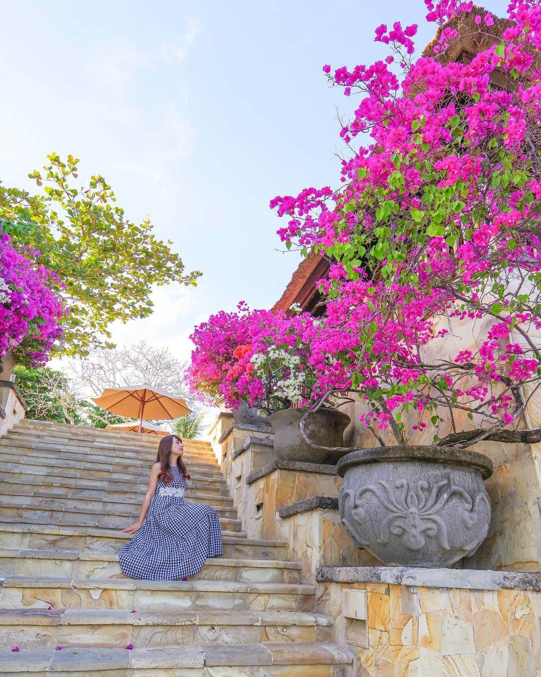 田島知華さんのインスタグラム写真 - (田島知華Instagram)「【Indonesia🇮🇩Bali】The Villas at AYANA Resort🌺 . バリでヴィラにこもって癒されたい…！ コロナが落ち着いたら〇〇に行って〇〇したい！が積もりすぎて大変です😂 いざ海外旅行に行けるようになったら一番最初どこに行くか迷っちゃう🤔 . 国内のおこもり宿も行きたい場所がいっぱいだし、まだ知らない場所がたくさんあるから色々泊まりたい！ いつになるかわからないけど、国内旅行もしたいな。 おすすめのお宿あれば教えてください＊ Copyright © TAJIHARU  PENTAX K-1 MarkⅡ  HD PENTAX-D FA 15-30mmF2.8ED SDM WR HD PENTAX-D FA 28-105mmF3.5-5.6ED DC WR _ #たじはるトリップ #TAJIHARU_indonesia #アヤナリゾート #アヤナリゾートヴィラ #ボヤジン #インドネシア #バリ #女子旅 #旅ガール #カメラ女子 #indonesia #bali #ayanaresort #ayanaresortbali #tabinikkinatsu19 #tabinikki #visitbali #wonderful_places #beautifuldestinations #beautifulhotels #earthpix #discoverglobe #discoverearth #beautifulmatters #beautifulplace #awesome_phototrip」9月8日 19時43分 - haruka_tajima