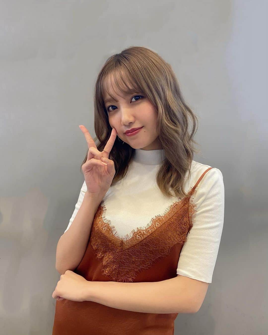 加藤玲奈のインスタグラム：「お話し会の私服は @amerivintage のワンピース❤︎ トップスは @zara ❤︎ このワンピースは胸元のレースが可愛くて一目惚れして買いましたっ☺️」