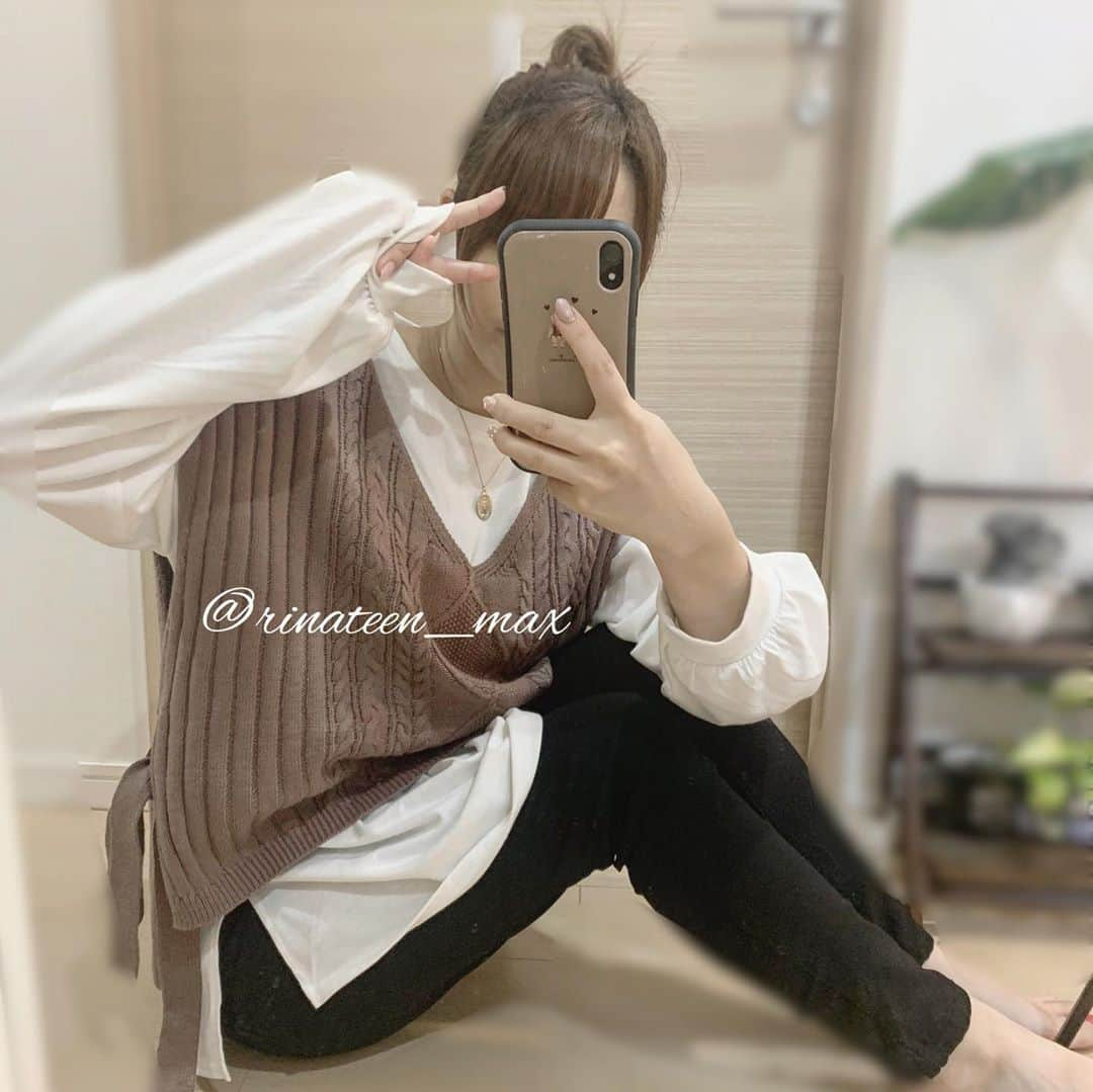 りなてぃんのインスタグラム：「🤎🤎🤎 ㅤㅤ しまむら　新商品　2020 秋服GETしました！🍂𓍯 ㅤㅤ すでにYouTubeにて紹介してます！ ㅤㅤ  🤎🤎🤎  ㅤㅤ こちらのアイテムは ベストとロンTが別々になってるから 着やすいしオススメ₍ ᐢ..ᐢ ₎♡！ ㅤㅤ　 セールもやってたから2点買ってきた！ ㅤㅤ またしまパト行ったらYouTube 載せますね！お楽しみ〜𓍯𓂂𓏸  ㅤㅤ  　𖤣𖥧𖥣｡𓈒𓂃  𝗳𝗼𝗹𝗹𝗼𝘄 𝗺𝗲🧺𓂃 𓈒𖤣𖥧𖥣 …………………………………………………… 　　　(@rinateen_max ) ⇧プロフィールにあるURLから 飛んでチェックしてね！😌💗💗 ㅤㅤ 🔍「りなてぃん　しまむら」で検索！ ……………………………………………………  ㅤㅤ 𖧷𓂃 ㅤㅤ ㅤㅤ #しまむら　#しまパト #grl #グレイル　#ブラウンカラー  #ブラウンコーデ #プチプラコーデ  #コーデ #プチプラファッション  #しまむら戦利品 #しまむらパトロール  #しまむらコーデ #gu #ジーユー #アベイル　#youtuber #しまむらコーデ #消えそうな色コーデ  #第一回クレイツ公式アンバサダー募集」