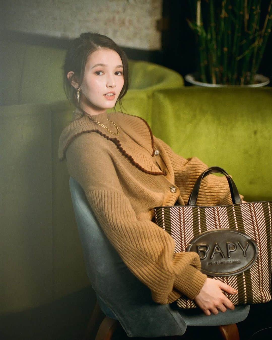 のインスタグラム：「“Homely Romance” - From lace and ruffles on poplin shirt and denim dress, to fluid mesh hemline of hooded dress, the Victorian flare for romance and luxury were brought to life and transformed to modern silhouettes. - The @bapy_official Fall/Winter Collection has launched today. - #ITHK #ITisInspirstion #bapy #bapyofficial #fw20」