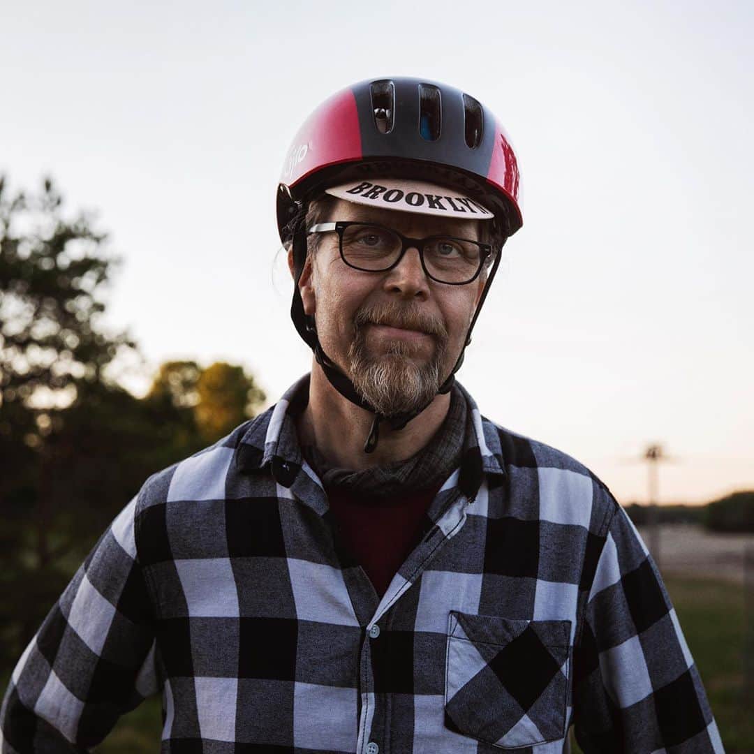 Suuntoさんのインスタグラム写真 - (SuuntoInstagram)「“Adventure spikes my imagination even beforehand,” says cyclist and Suunto graphic designer Risto Vainio.  “It’s fascinating to browse maps, plan routes and figure out what it’d be like to ride there. When the adventure takes place there’s always an element of discovery of not just nature, but also humanity, history and geology. Sleeping outdoors gives me a nice break from my somewhat busy everyday life and coffee tastes even better with a friend by a campfire.”  #adventurestartshere #suunto9」9月8日 20時27分 - suunto