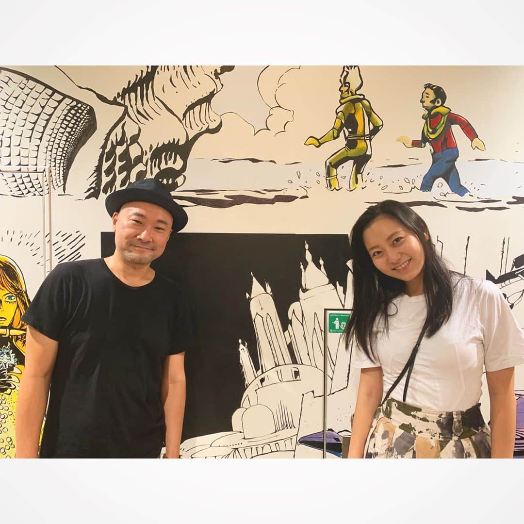 工藤綾乃のインスタグラム：「一足お先にミッドナイトスワンの試写に行かせて頂きました。 命がけで人を想う姿、ただただ号泣でした。切なくも美しい愛情に、私自身感情が動かされ心の奥底が締め付けられる感覚に陥りました。 お昼に鑑賞したんですが長いこと余韻に浸っております。 なによりも俳優さん方が素敵すぎて、、沢山の方に是非共感して頂きたい。  写真は監督の内田英治さんと！ #ミッドナイトスワン」