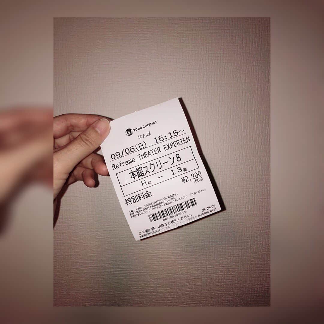 土井コマキのインスタグラム：「Perfumeの映画「Reframe THEATER EXPERIENCE with you」を、ライゾマティクス真鍋さん石橋さんによる技術解説の副音声つきで観た。 わたし唸り声が漏れてたのではと思う。アイデアと技術とPerfume3人の能力が凄すぎる。 骨じゃなく筋肉のタイミングを捉えて演出。私はコンテンポラリーダンス好きでもあるのですが、色々な視点からとにかく興奮いたしました。  上映期間短いので要注意。Perfumeの副音声でも観なくては。」