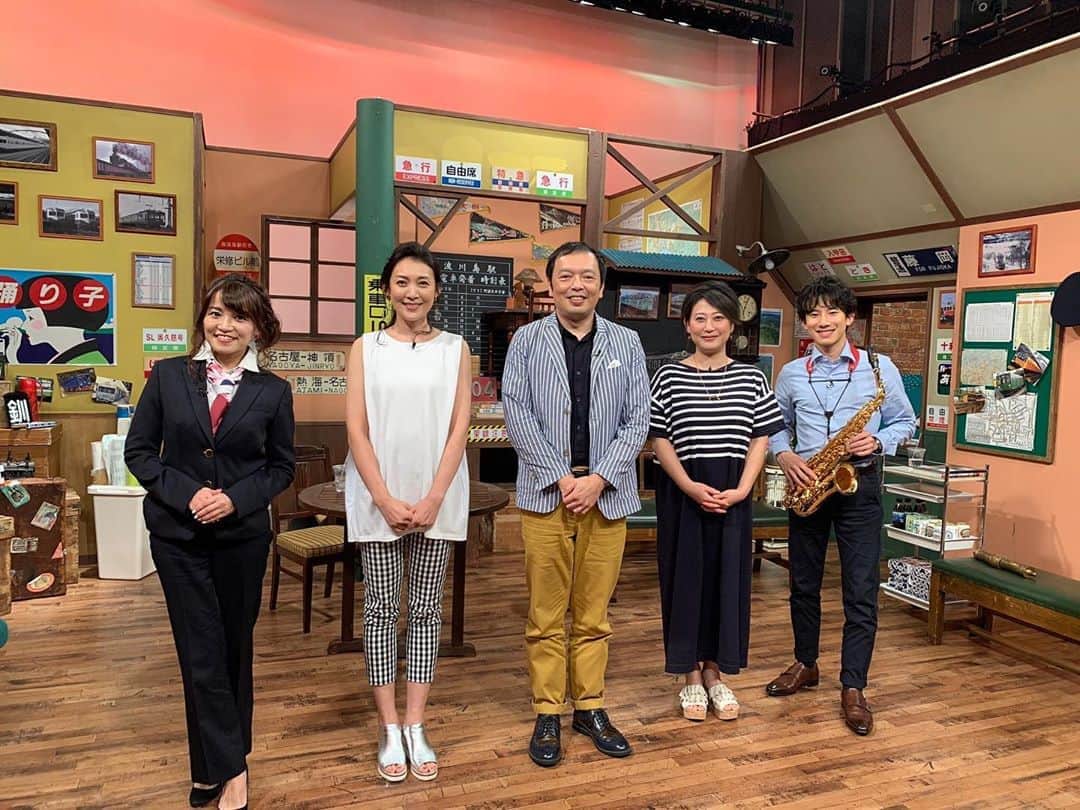 田中美里のインスタグラム：「昨日、観てくださった方ありがとうございました。  1人じゃなく、みんなで共有する妄想の旅。  礼二さん、友近さん、上野さんの久野アナウンサーのお話がすっごく面白くて、、、。 ずっと笑いっぱなしでした。  そして、大好きな石川県能登の旅。 なかなか旅に行けない今、すごく楽しかったです！  #友近礼二の妄想トレイン  #bs日テレ #観てくださりありがとうございました。 #たくさんのコメントもありがとうございました」