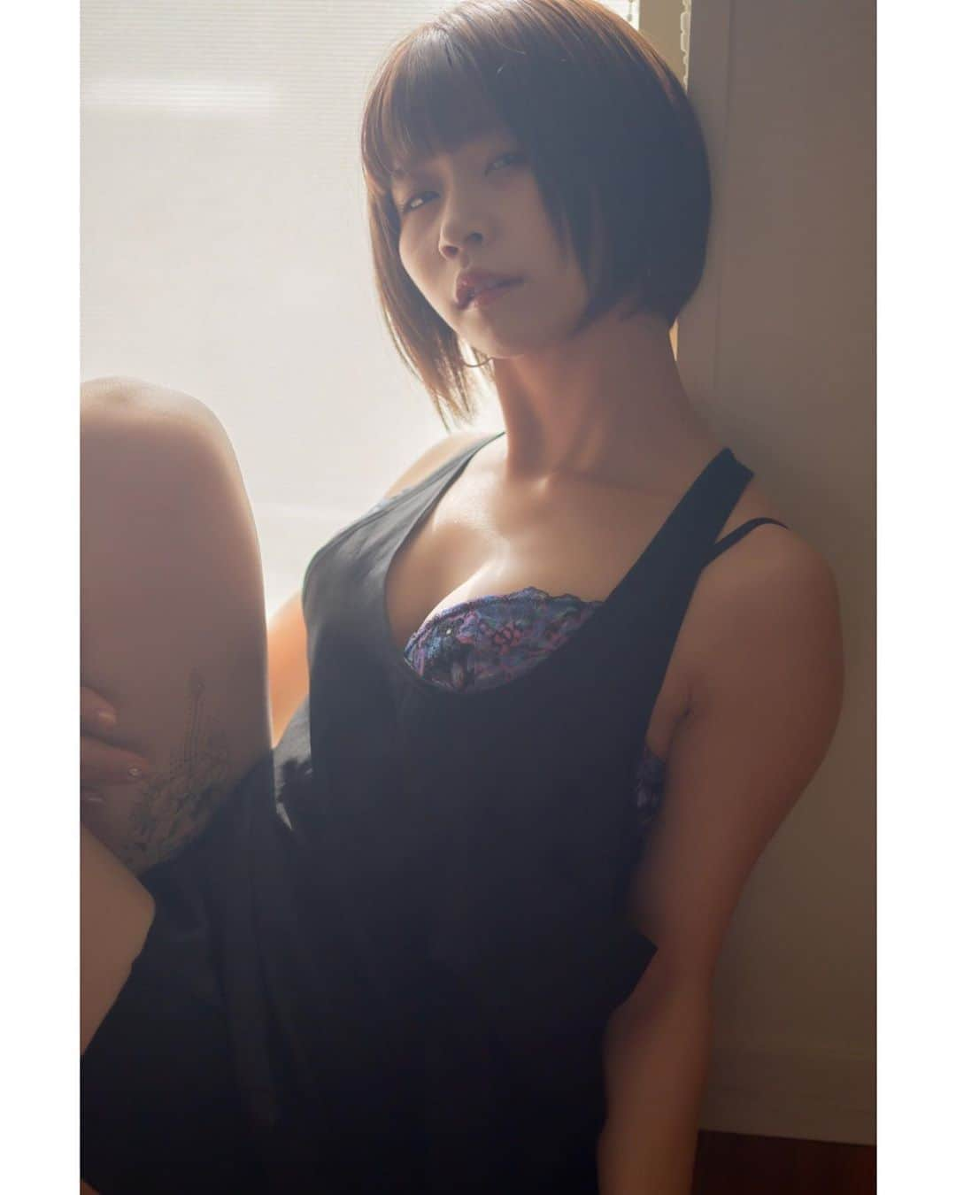 白波瀬ミキティ。さんのインスタグラム写真 - (白波瀬ミキティ。Instagram)「gravure. . . . . #ravijour  #セクシーランジェリー  #逆光 #photooftheday  #sexypose  #shadowfam  #hotel #グラドル自画撮り部  #腹筋女子  #ショートボブ  #model #gravure #portraitmodel #cosplayer #モデル女子 #グラビアアイドル #コスプレイヤー #インスタグラマー #lingerie #lingerielove #ランジェリー大好き #eros #bodymake #japan_of_insta #igportrait #pasha_magazine #instaportrait #tokyocameraclub #童顔 #sexy」9月8日 12時09分 - mikity_me