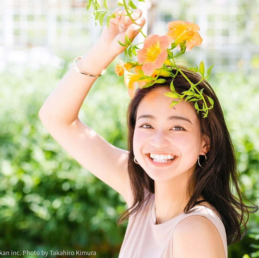 のインスタグラム：「こんにちは🌞 以前、美学生図鑑で掲載されたときの写真です〜🌼🧡 暑かったけど、めっちゃ楽しい撮影やったの覚えてる！🦋✨ ． #ミスキャンパス関西学院大学2020 #ミスキャンパス関西学院大学 #エナジー溢れるお姉さん #mckg2020_no1 #美学生図鑑」