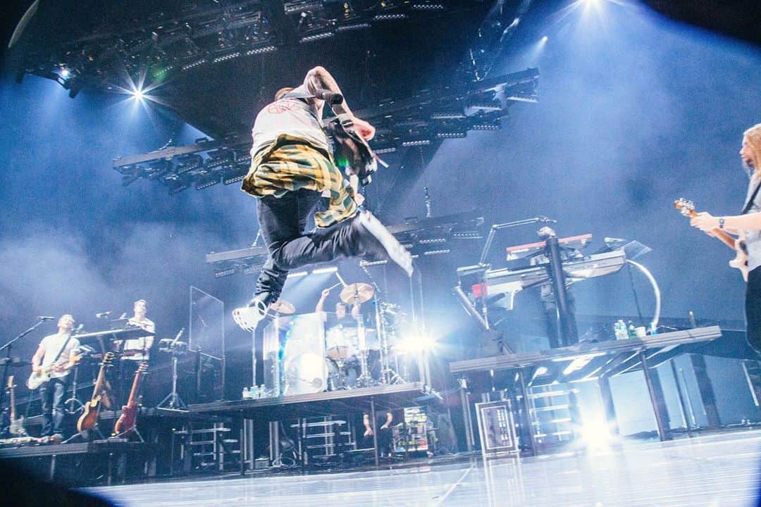 Maroon 5さんのインスタグラム写真 - (Maroon 5Instagram)「On this day in #M5History • September 7th, 2016 • American Airlines Arena • Miami, FL」9月8日 12時35分 - maroon5
