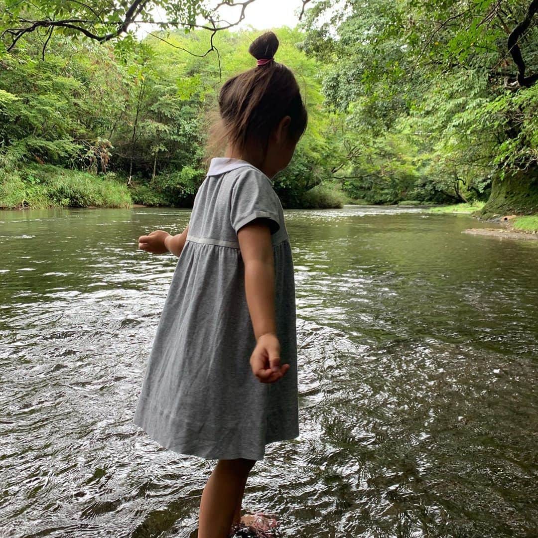 竹田恒泰さんのインスタグラム写真 - (竹田恒泰Instagram)「娘と川遊び。他に誰もいない。」9月8日 12時51分 - takedatsuneyasu