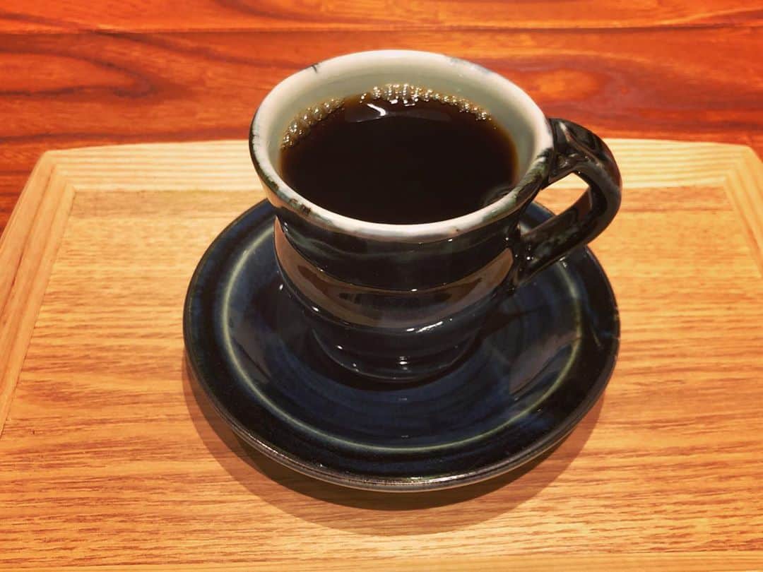 中村靖日さんのインスタグラム写真 - (中村靖日Instagram)「.  撮影が早く終わったので、 お世話になっている『甘味 おかめ』さんへ。  栗ソフトと珈琲。  秋の味覚です。  #okame #cafe #japanesesweets #sweets #softcream #chestnut #coffee #tokyo #japan #photo #diary #actor #withafterpost」9月8日 13時02分 - yasuhi_nakamura