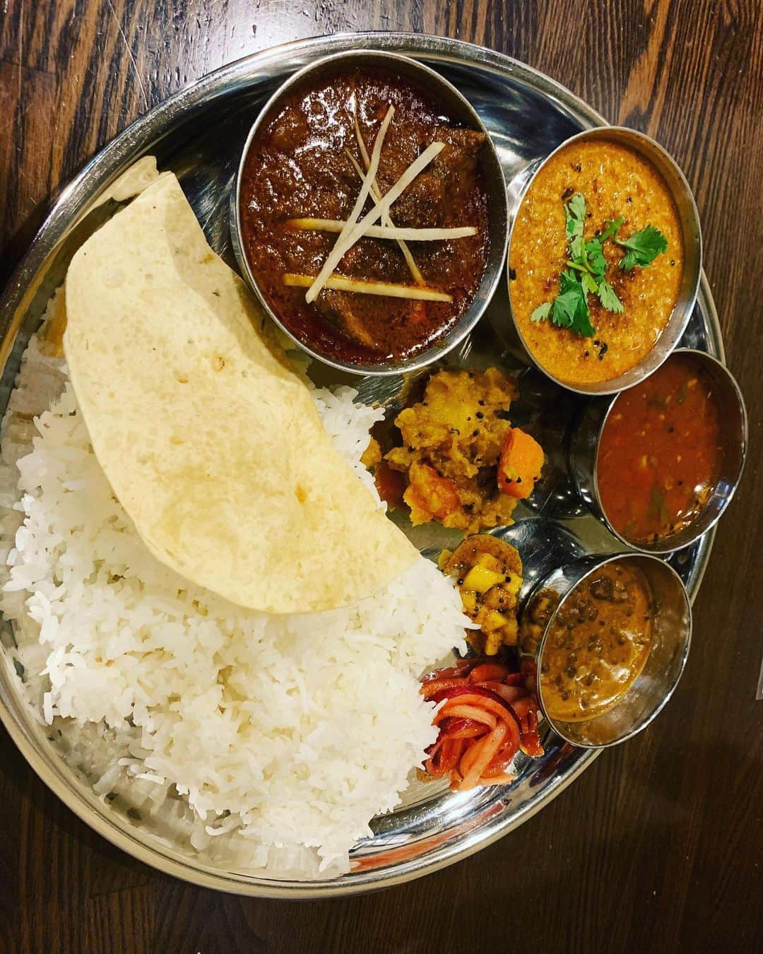 のインスタグラム：「#lunch #curry #meals #keema #mattong #beans #vegetables #yum #spicy #happy #lovelife #ハードコアカレーシンガー」